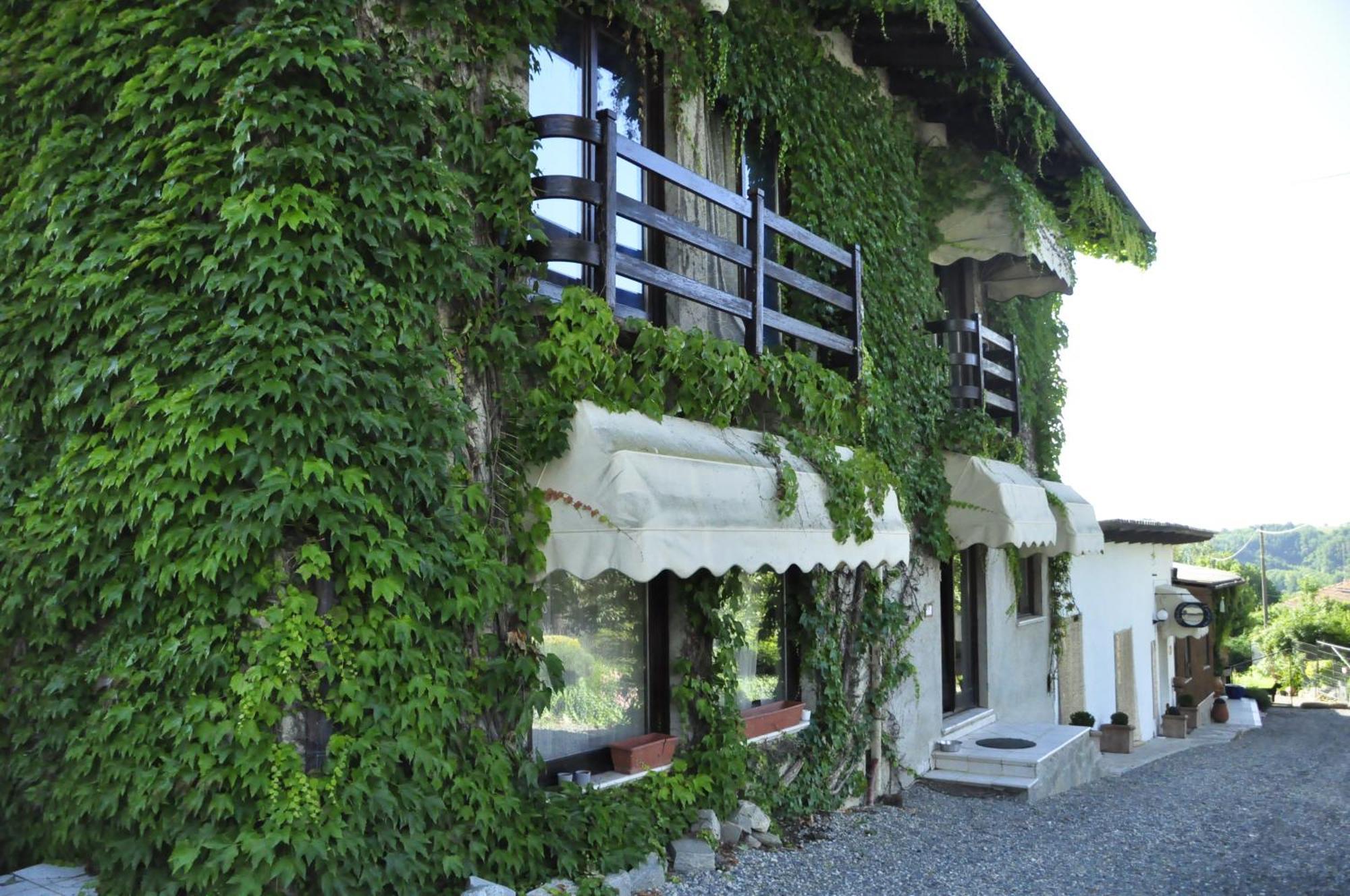 Bed and Breakfast Premiata Osteria Dei Fiori Cortiglione Exterior foto
